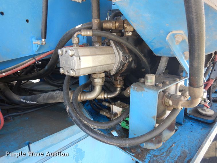 image for item KU9400 2006 Genie S80  boom lift