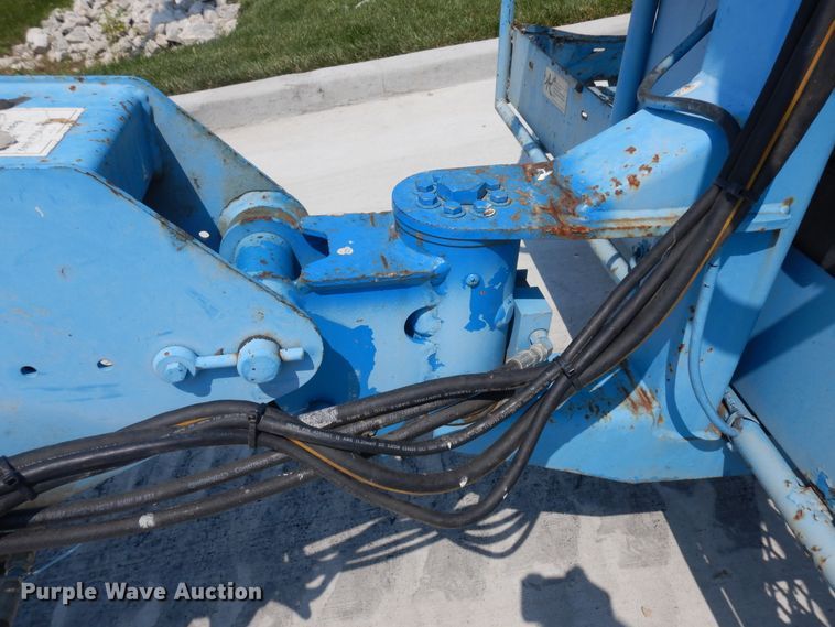 image for item KU9400 2006 Genie S80  boom lift