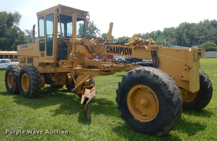 image for item KU9401 1981 Champion 720  rigid frame motor grader