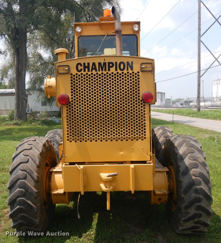 image for item KU9401 1981 Champion 720  rigid frame motor grader