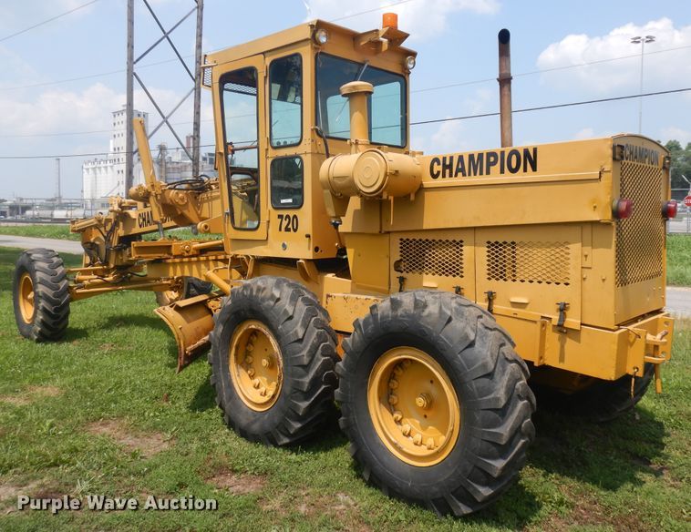 image for item KU9401 1981 Champion 720  rigid frame motor grader
