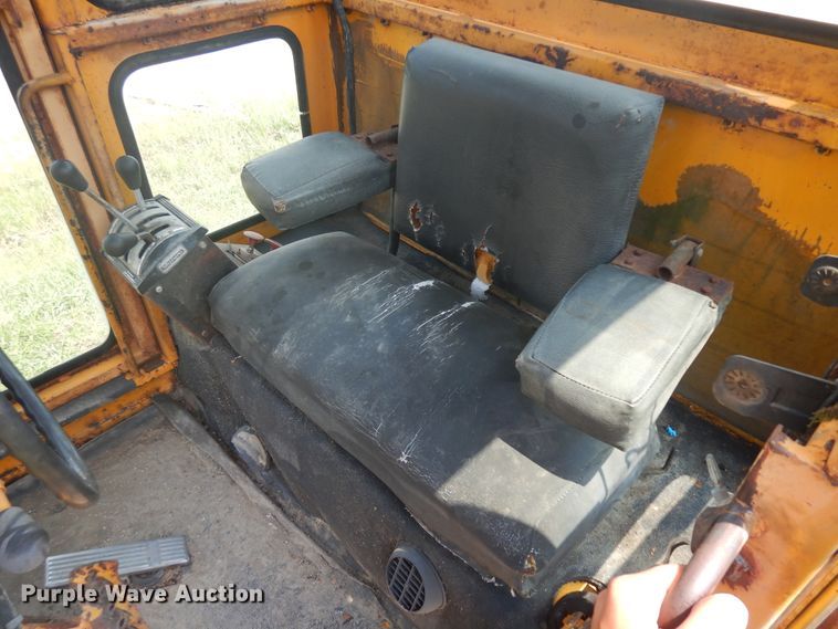 image for item KU9401 1981 Champion 720  rigid frame motor grader