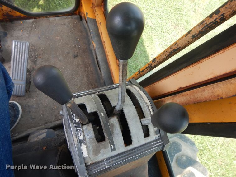 image for item KU9401 1981 Champion 720  rigid frame motor grader