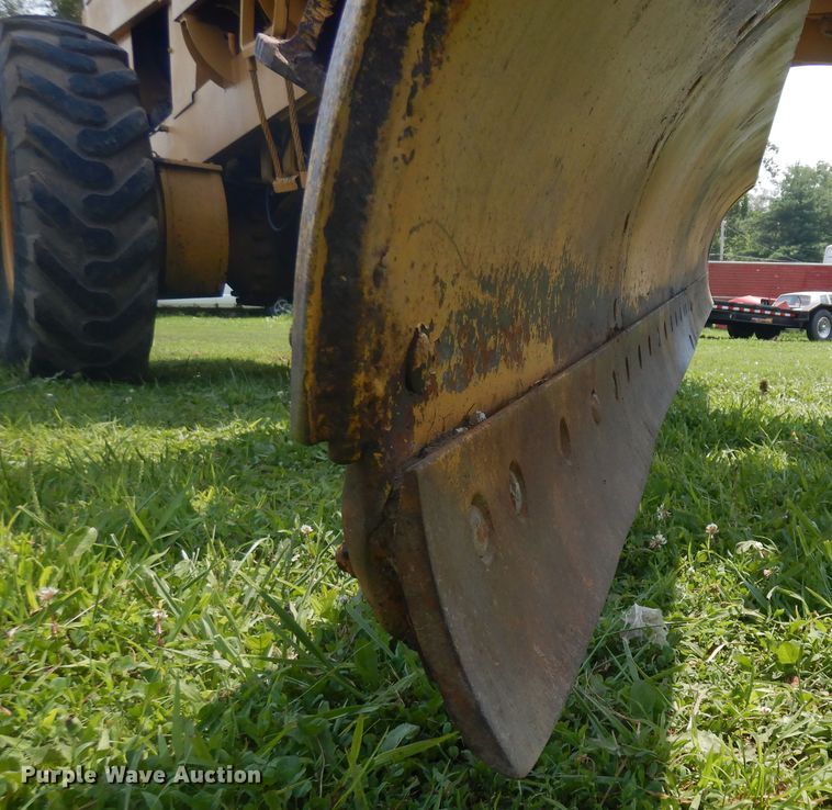 image for item KU9401 1981 Champion 720  rigid frame motor grader
