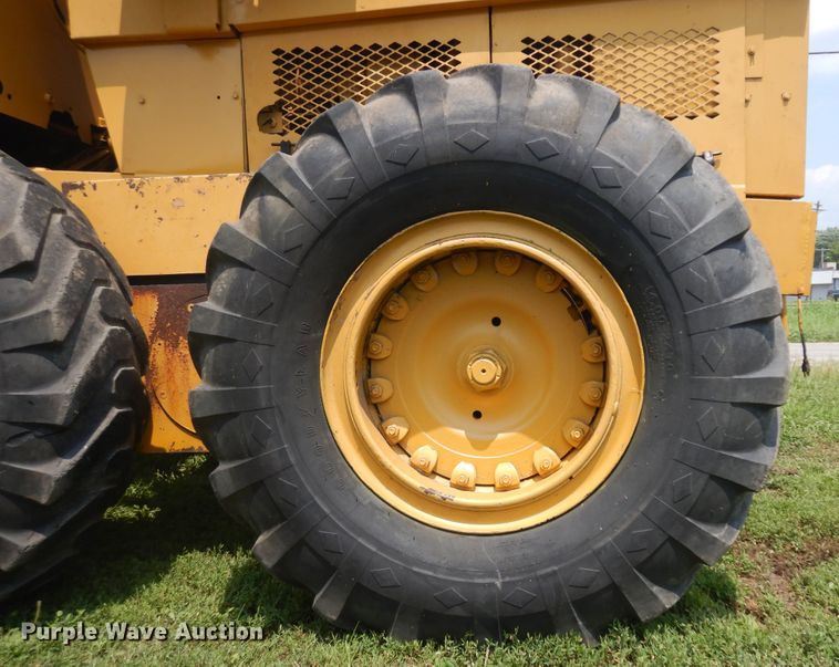 image for item KU9401 1981 Champion 720  rigid frame motor grader