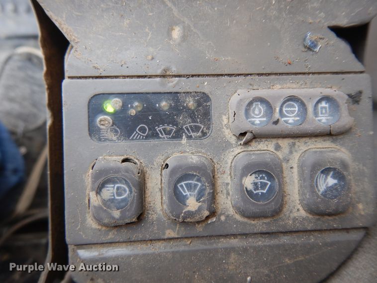 image for item KU9422 1997 John Deere 892E  excavator