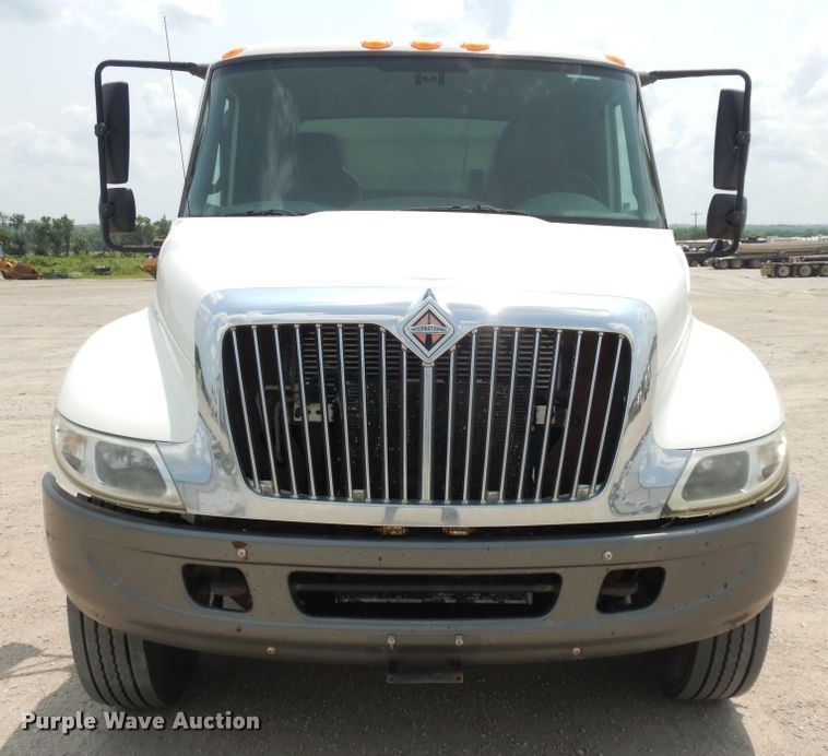 image for item KU9430 2006 International 4300  dump truck