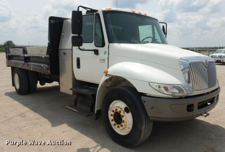 image for item KU9430 2006 International 4300  dump truck