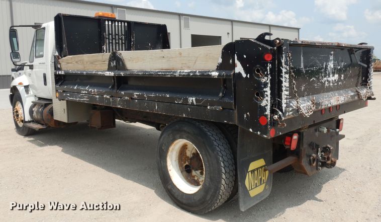 image for item KU9430 2006 International 4300  dump truck