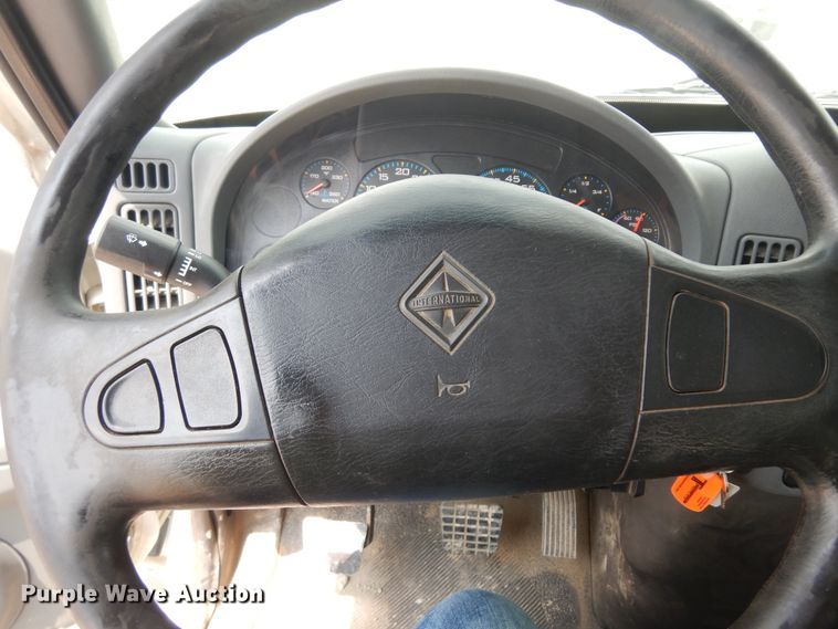 image for item KU9430 2006 International 4300  dump truck