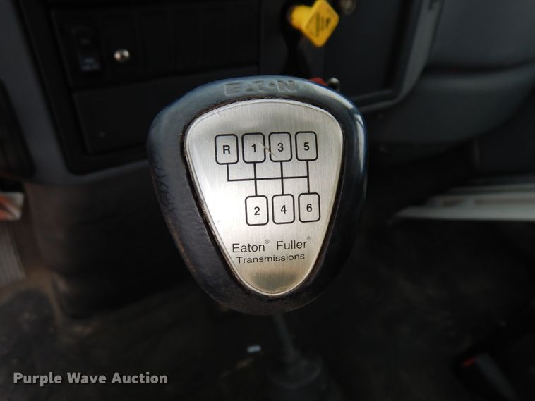 image for item KU9430 2006 International 4300  dump truck