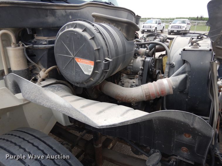 image for item KU9430 2006 International 4300  dump truck