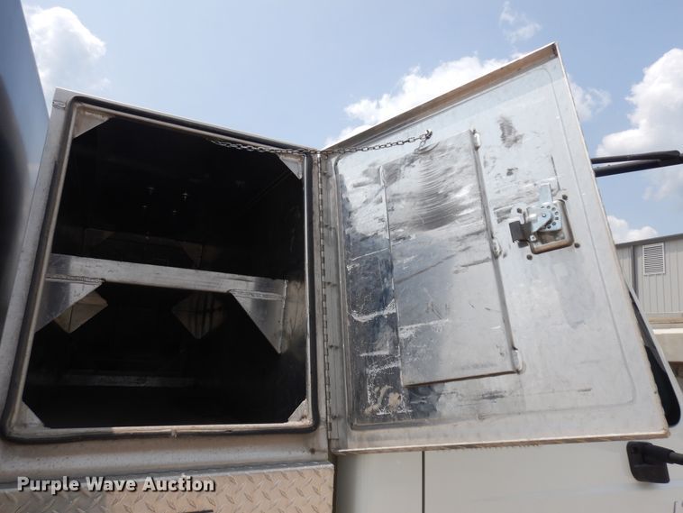 image for item KU9430 2006 International 4300  dump truck