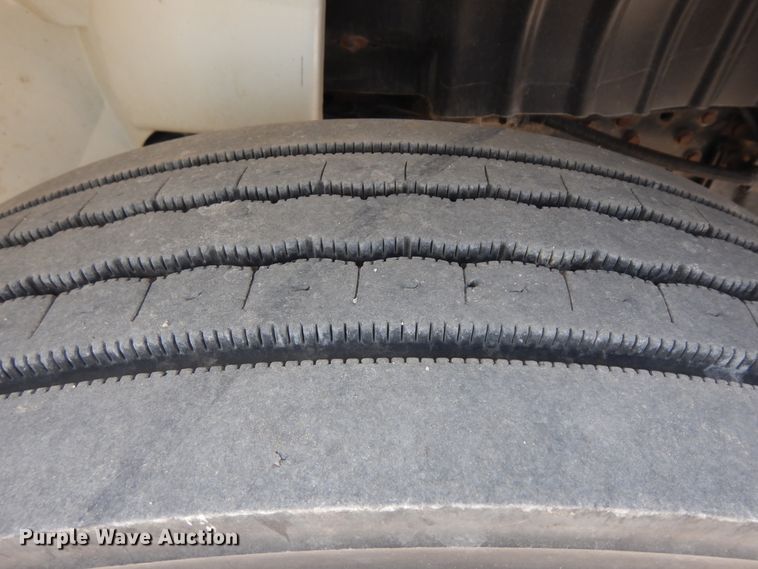 image for item KU9430 2006 International 4300  dump truck