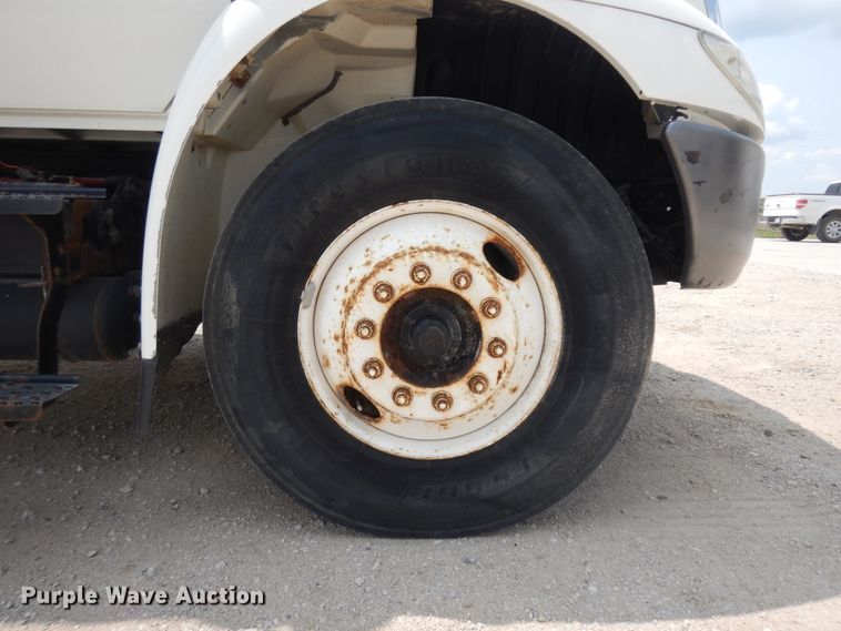 image for item KU9430 2006 International 4300  dump truck