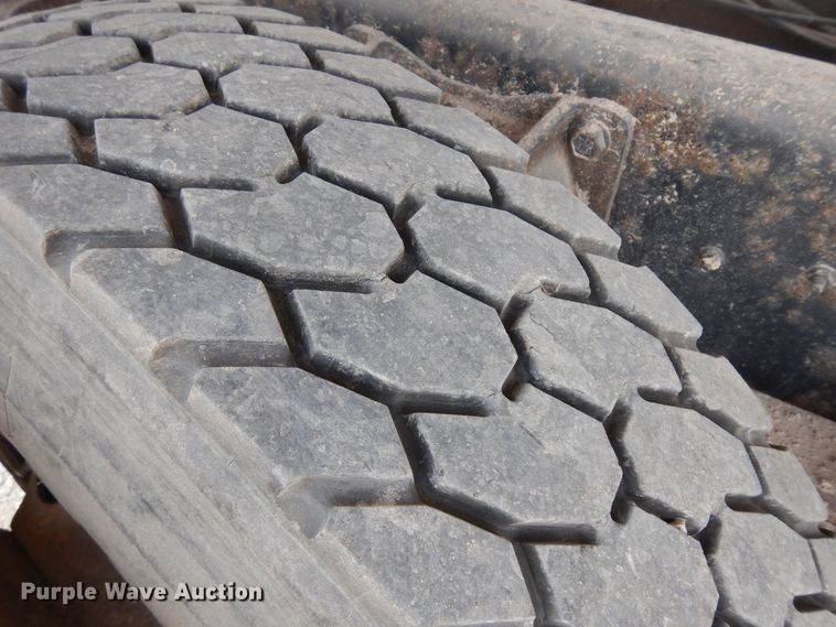 image for item KU9430 2006 International 4300  dump truck