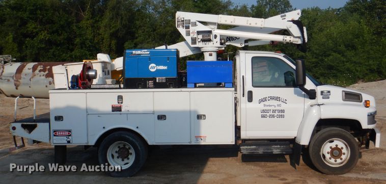 image for item KW9891 2009 Chevrolet C5500  bucket truck