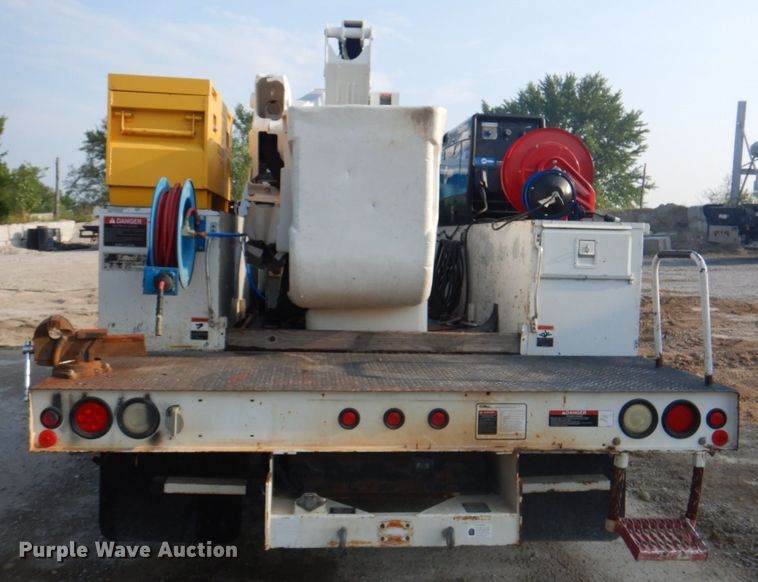 image for item KW9891 2009 Chevrolet C5500  bucket truck