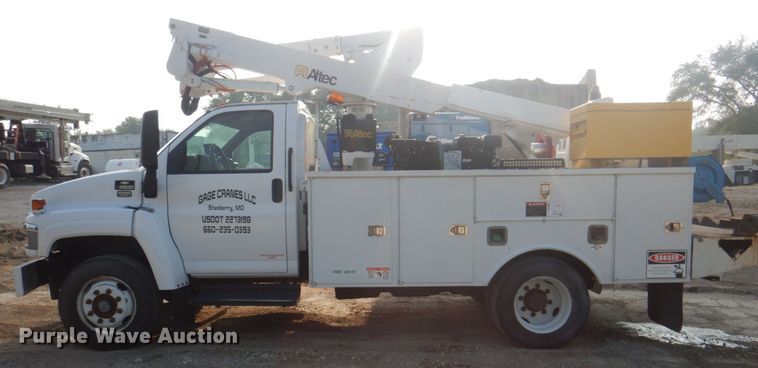 image for item KW9891 2009 Chevrolet C5500  bucket truck