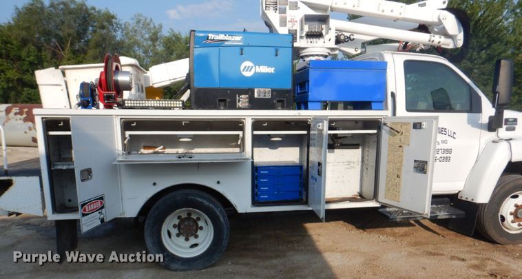 image for item KW9891 2009 Chevrolet C5500  bucket truck