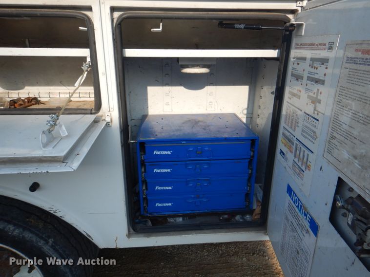 image for item KW9891 2009 Chevrolet C5500  bucket truck