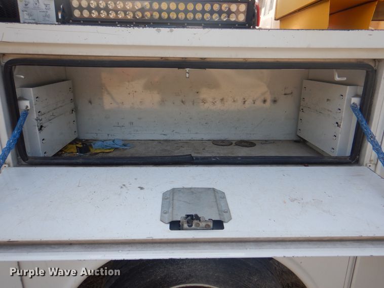 image for item KW9891 2009 Chevrolet C5500  bucket truck