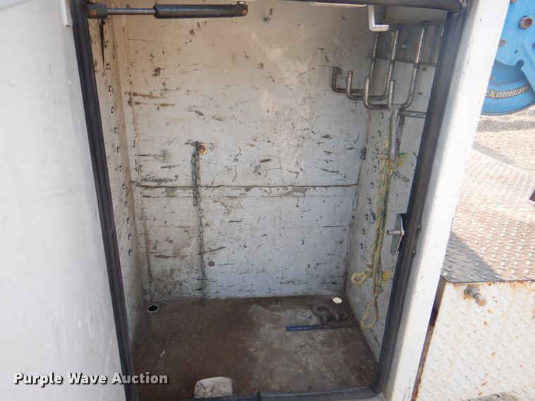 image for item KW9891 2009 Chevrolet C5500  bucket truck