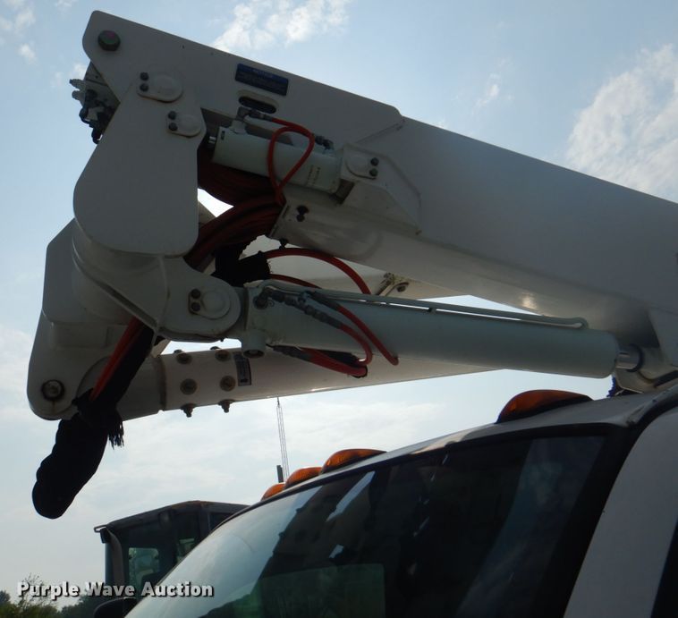 image for item KW9891 2009 Chevrolet C5500  bucket truck