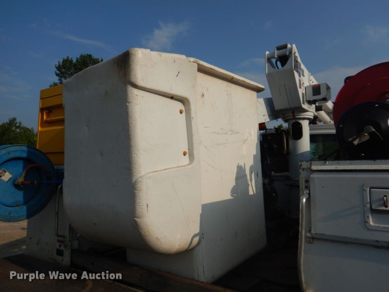 image for item KW9891 2009 Chevrolet C5500  bucket truck