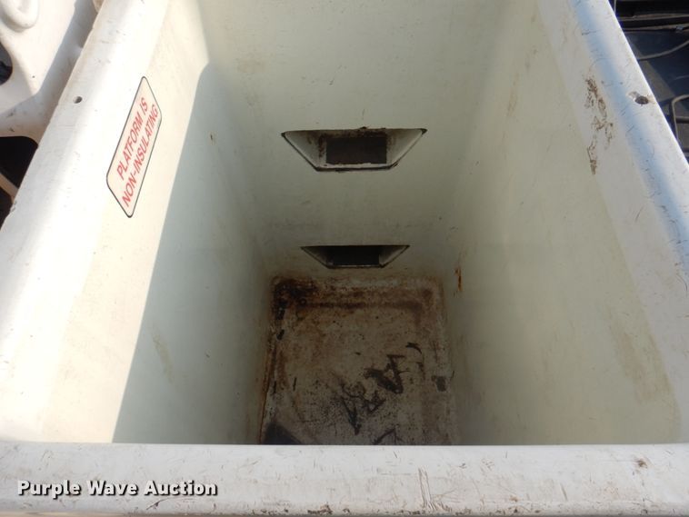 image for item KW9891 2009 Chevrolet C5500  bucket truck