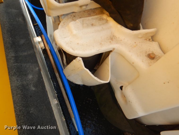 image for item KW9891 2009 Chevrolet C5500  bucket truck