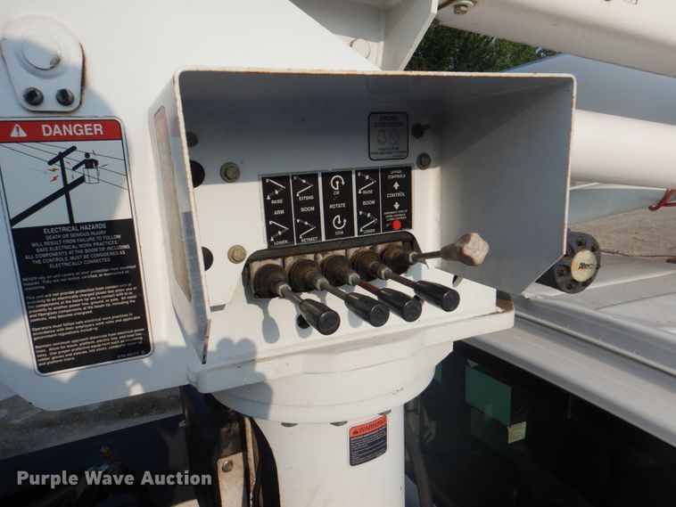 image for item KW9891 2009 Chevrolet C5500  bucket truck