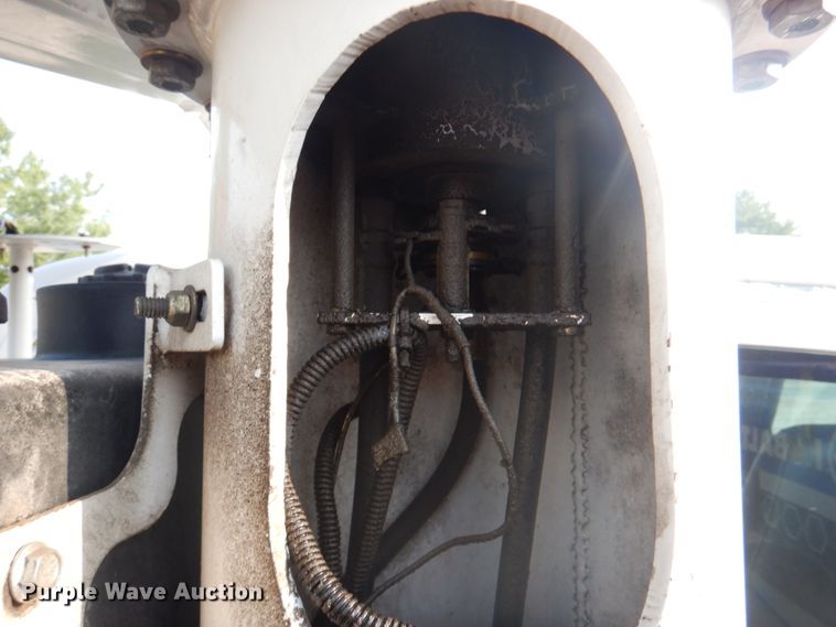 image for item KW9891 2009 Chevrolet C5500  bucket truck