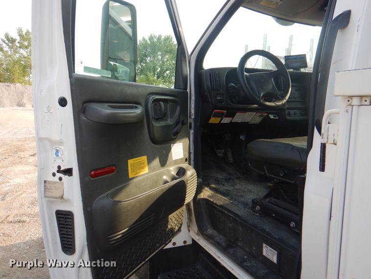 image for item KW9891 2009 Chevrolet C5500  bucket truck