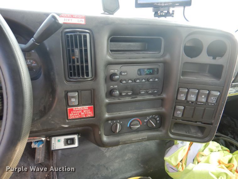 image for item KW9891 2009 Chevrolet C5500  bucket truck