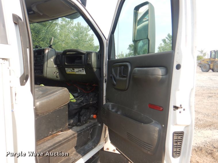 image for item KW9891 2009 Chevrolet C5500  bucket truck