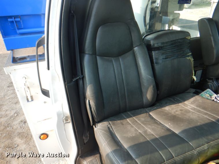 image for item KW9891 2009 Chevrolet C5500  bucket truck