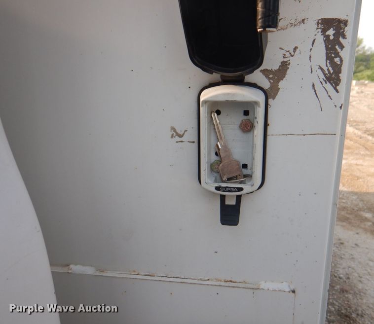 image for item KW9891 2009 Chevrolet C5500  bucket truck