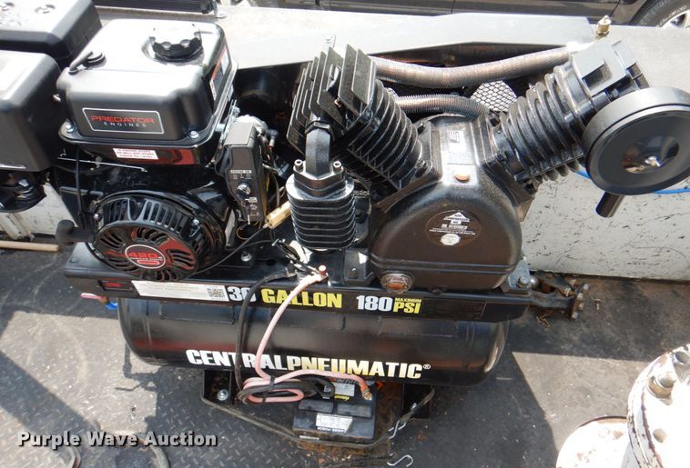 image for item KW9891 2009 Chevrolet C5500  bucket truck