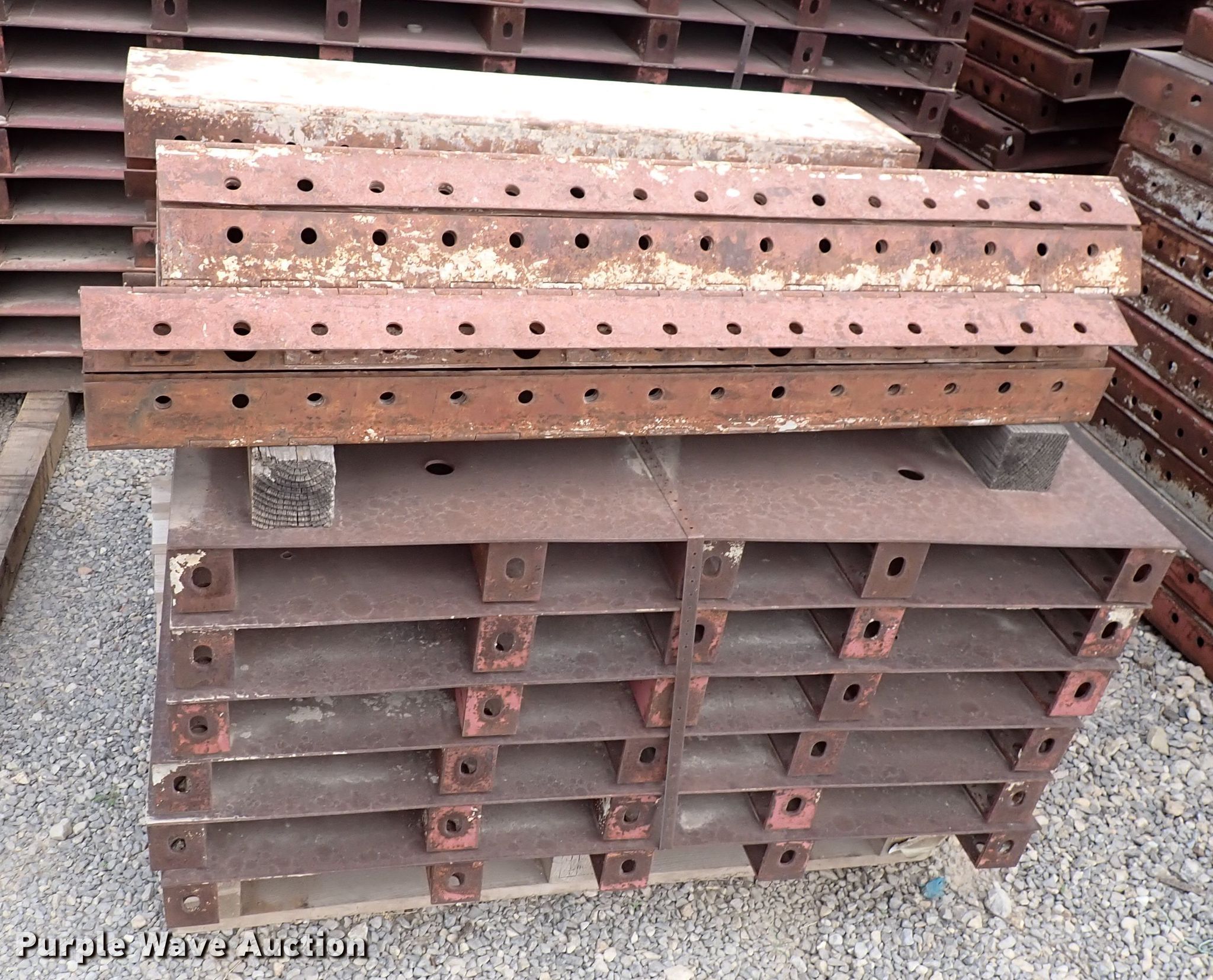 Radius concrete forms in Wichita, KS Item IJ9877 sold Purple Wave