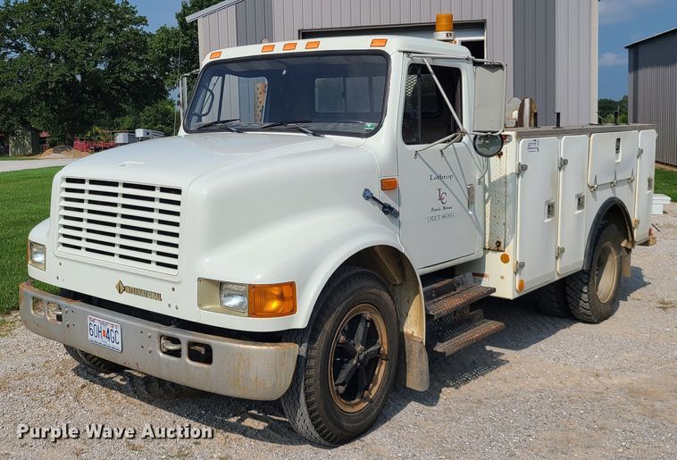 image for item DI6002 1993 International 4700  utility / service truck