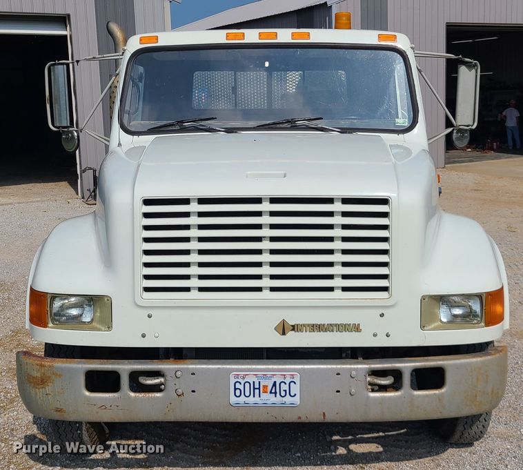 image for item DI6002 1993 International 4700  utility / service truck