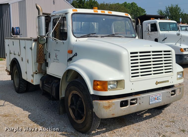 image for item DI6002 1993 International 4700  utility / service truck