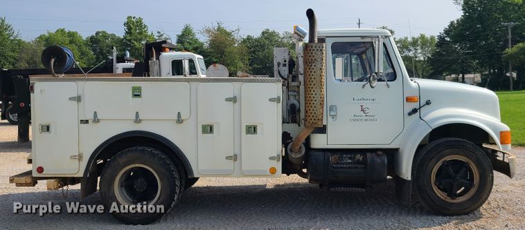 image for item DI6002 1993 International 4700  utility / service truck