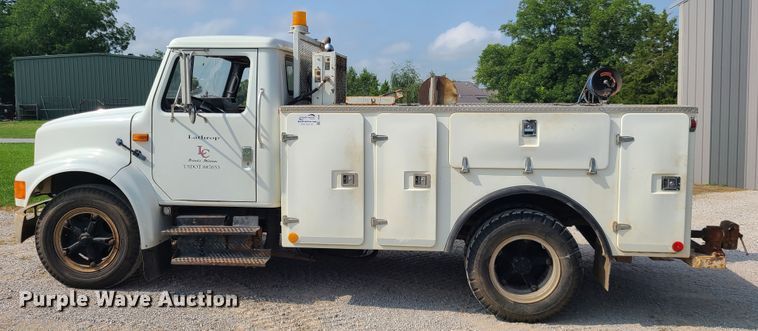 image for item DI6002 1993 International 4700  utility / service truck