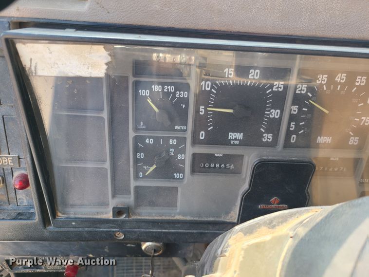 image for item DI6002 1993 International 4700  utility / service truck