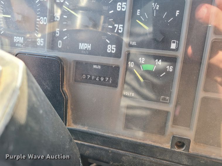 image for item DI6002 1993 International 4700  utility / service truck