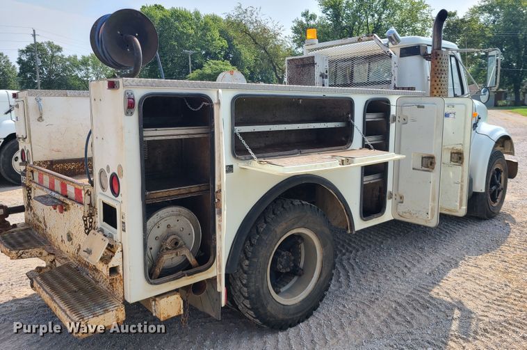 image for item DI6002 1993 International 4700  utility / service truck