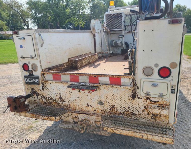 image for item DI6002 1993 International 4700  utility / service truck