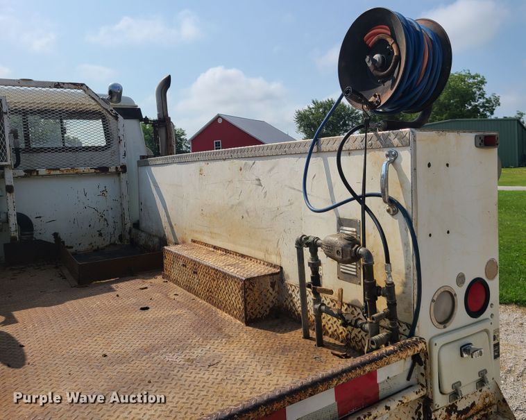 image for item DI6002 1993 International 4700  utility / service truck